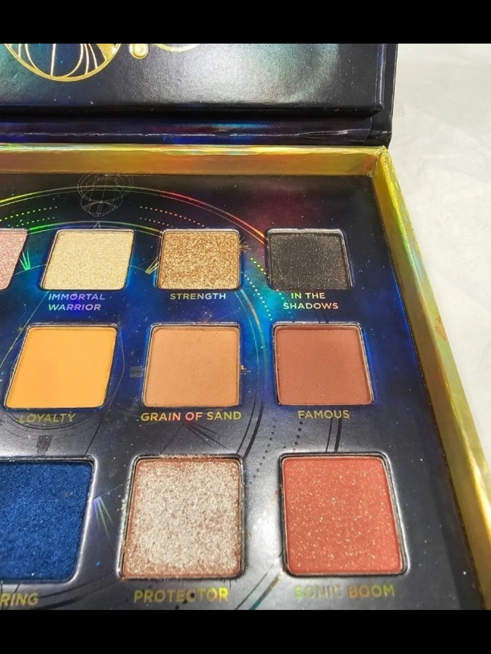 Urban Decay Marvel Eternals Eyeshadow 3D Pop Up Palette & Highlighter Set